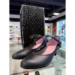 Capezio - Jr. Footlight 550 Black Character Shoes SZ: 6.5M *FORMER FLOOR MODEL*